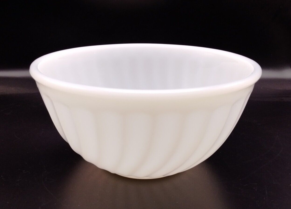 Vintage Fire King Ivory Swirl Glass Mixing Bowl 8"